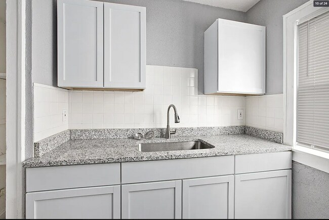 Cocina - 16224 Kentucky St