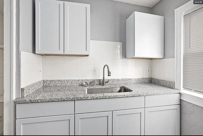 Kitchen - 16224 Kentucky St