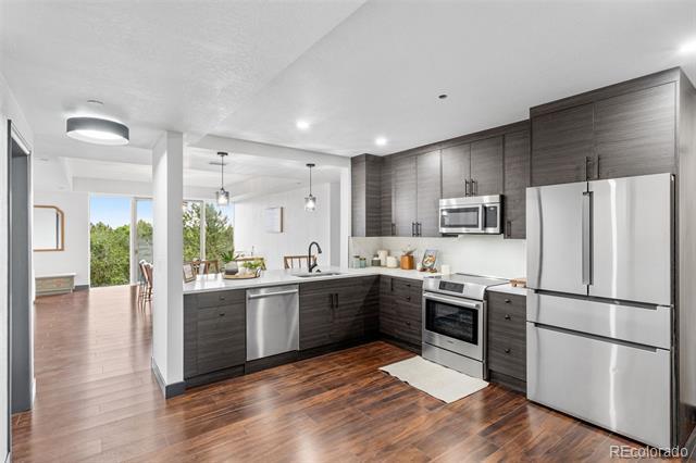 Foto principal - 1900 E Girard Pl