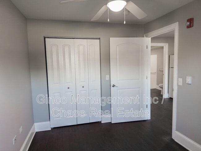 Foto del edificio - 115 N Hickory St