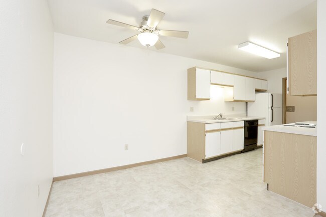 3 Dormitorios - Comedor - Oakwood Estates