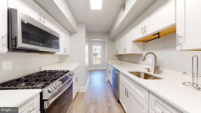 Foto del edificio - 2011 N Oakland St