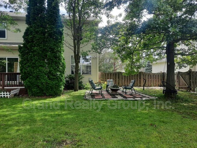 Foto del edificio - 2740 Delaware Ln