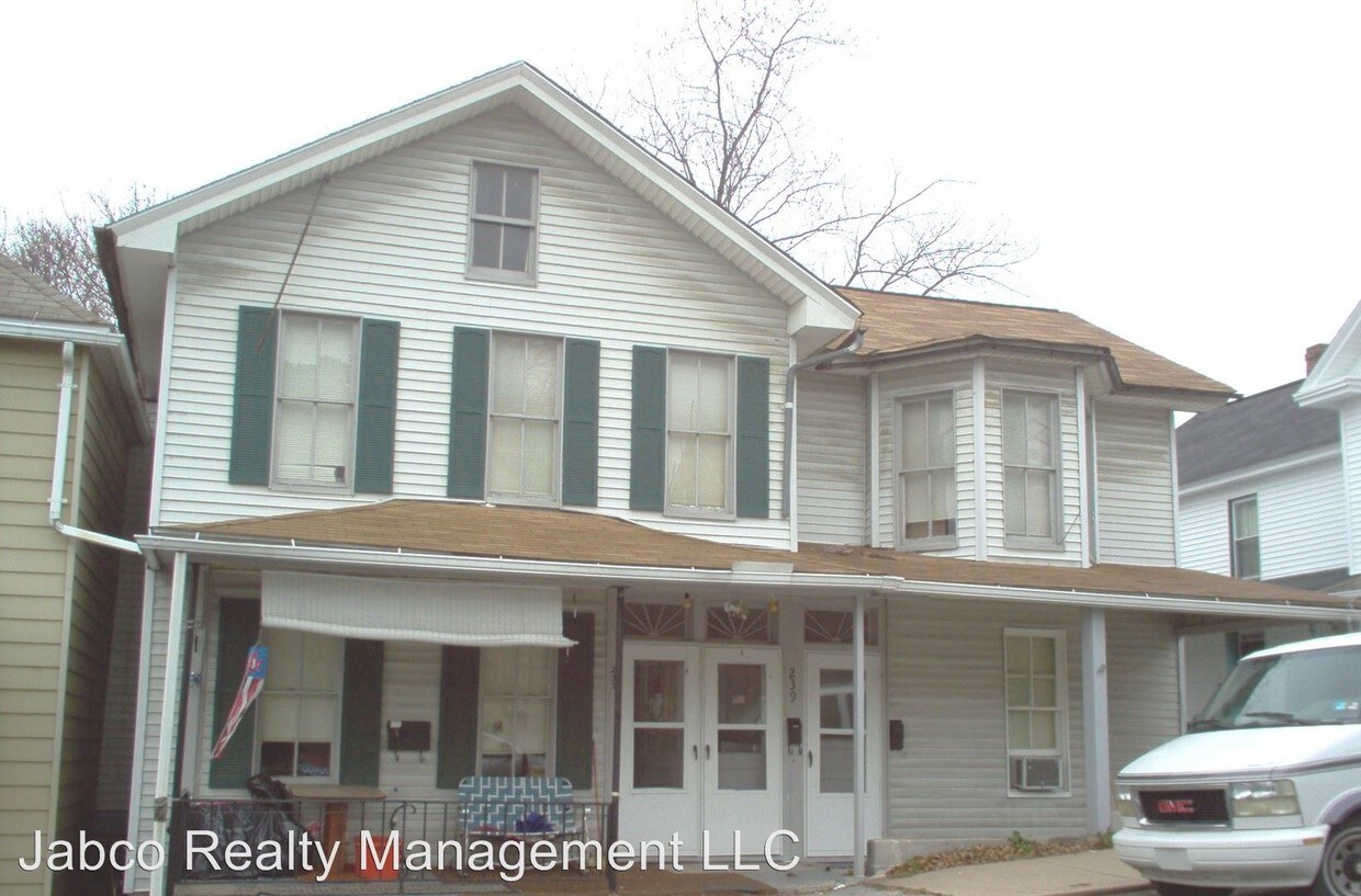 Primary Photo - 3 br, 1 bath Apartment - 237 Penn Street (N)