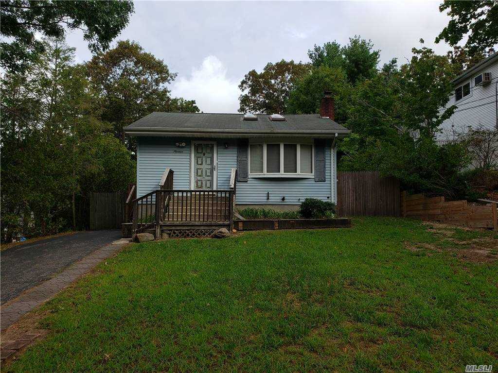 19 Belmont Dr, Shirley, NY 11967 House for Rent in Shirley, NY