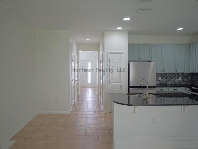 Foto del edificio - 2 Story Townhome in Pinellas Park