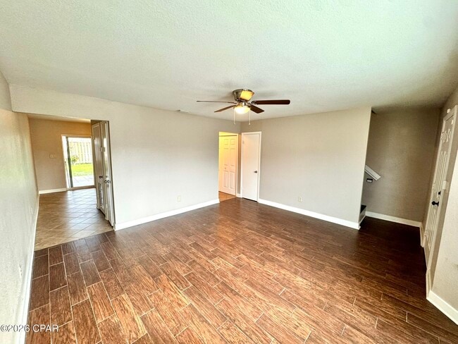 Foto del edificio - 2523 Johnson Dr