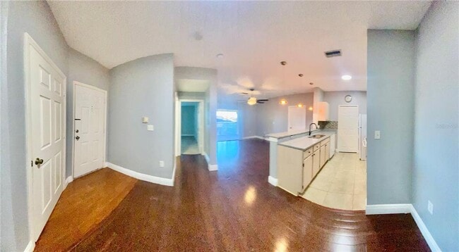 Foto del edificio - 5451 Vineland Rd