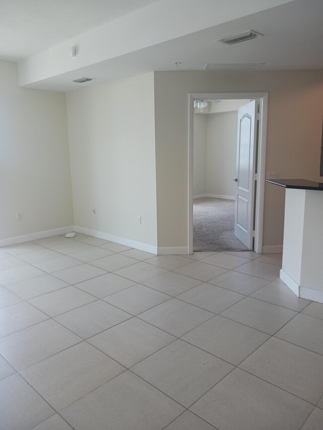Building Photo - 410 Evernia St