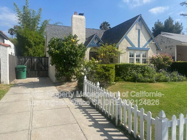 Foto del edificio - 8561 Clifton Way