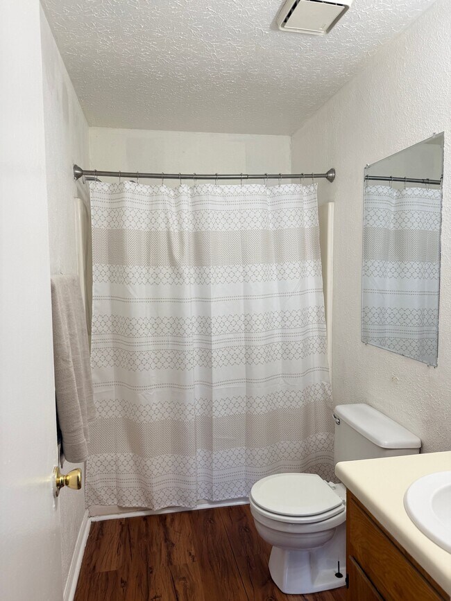 Building Photo - 16 Duiguid Dr