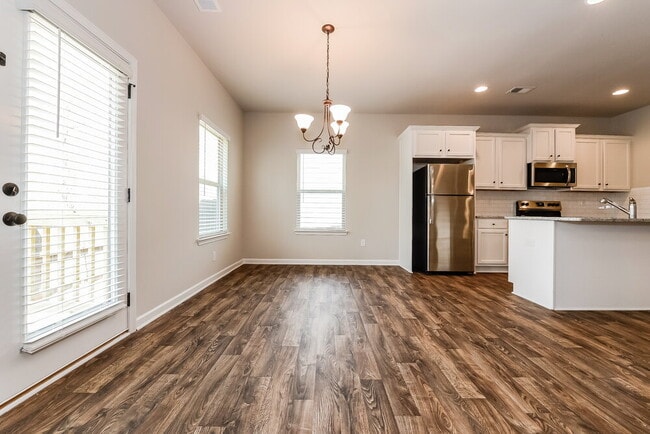 Building Photo - 139 Magnaview Dr