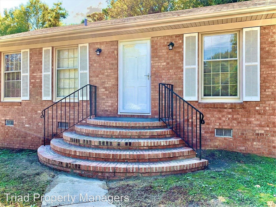 Primary Photo - 2 br, 1 bath House - 4321 Hilltop Rd.
