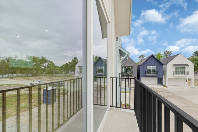 Foto del edificio - 4606 Crown Grove Ln