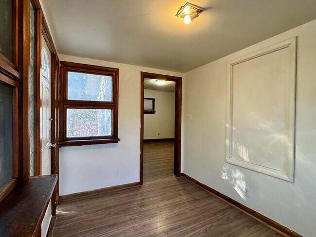 Foto del edificio - 1214 N Lincoln Ave