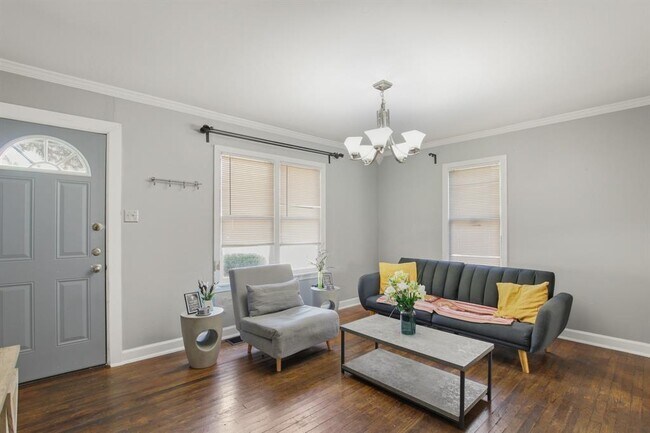 Foto del edificio - 5305 Harmon Ave