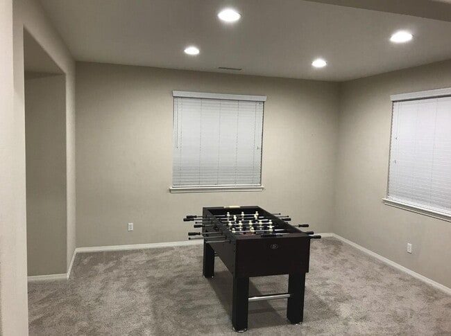 Building Photo - Wolf Creek Home