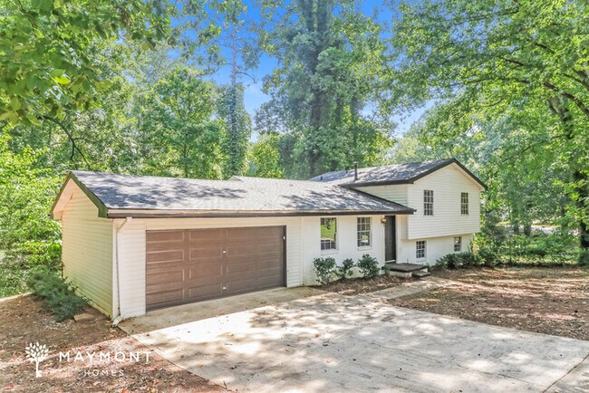 Building Photo - 203 Lucan Way