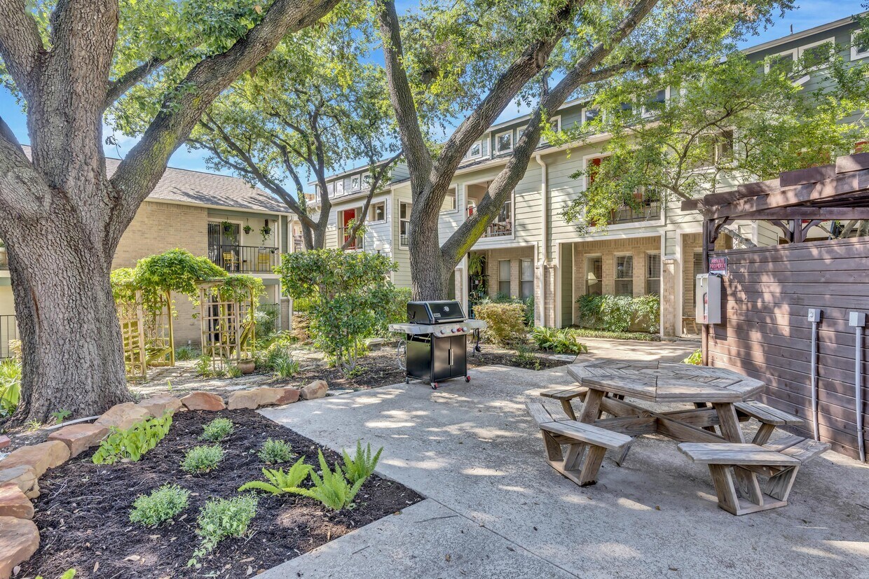 2104 Cullen Ave, Austin, TX 78757 Townhome Rentals in Austin TX