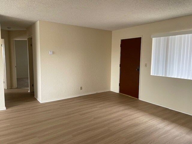 Foto del edificio - 4040 W 130th St