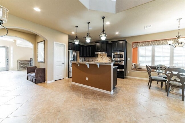 Building Photo - 12301 Fairway Cove