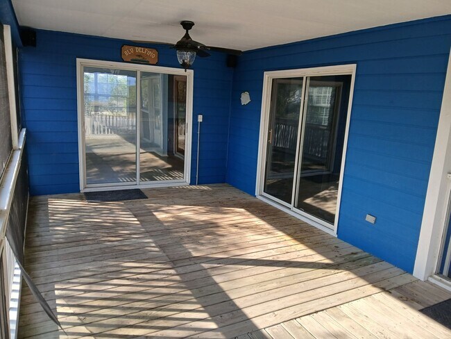 Building Photo - Charming Coastal Rental at Bald Point FL
