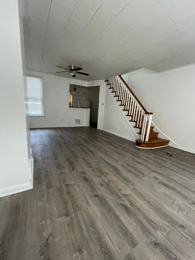 Primary Photo - 4120 N Darien St