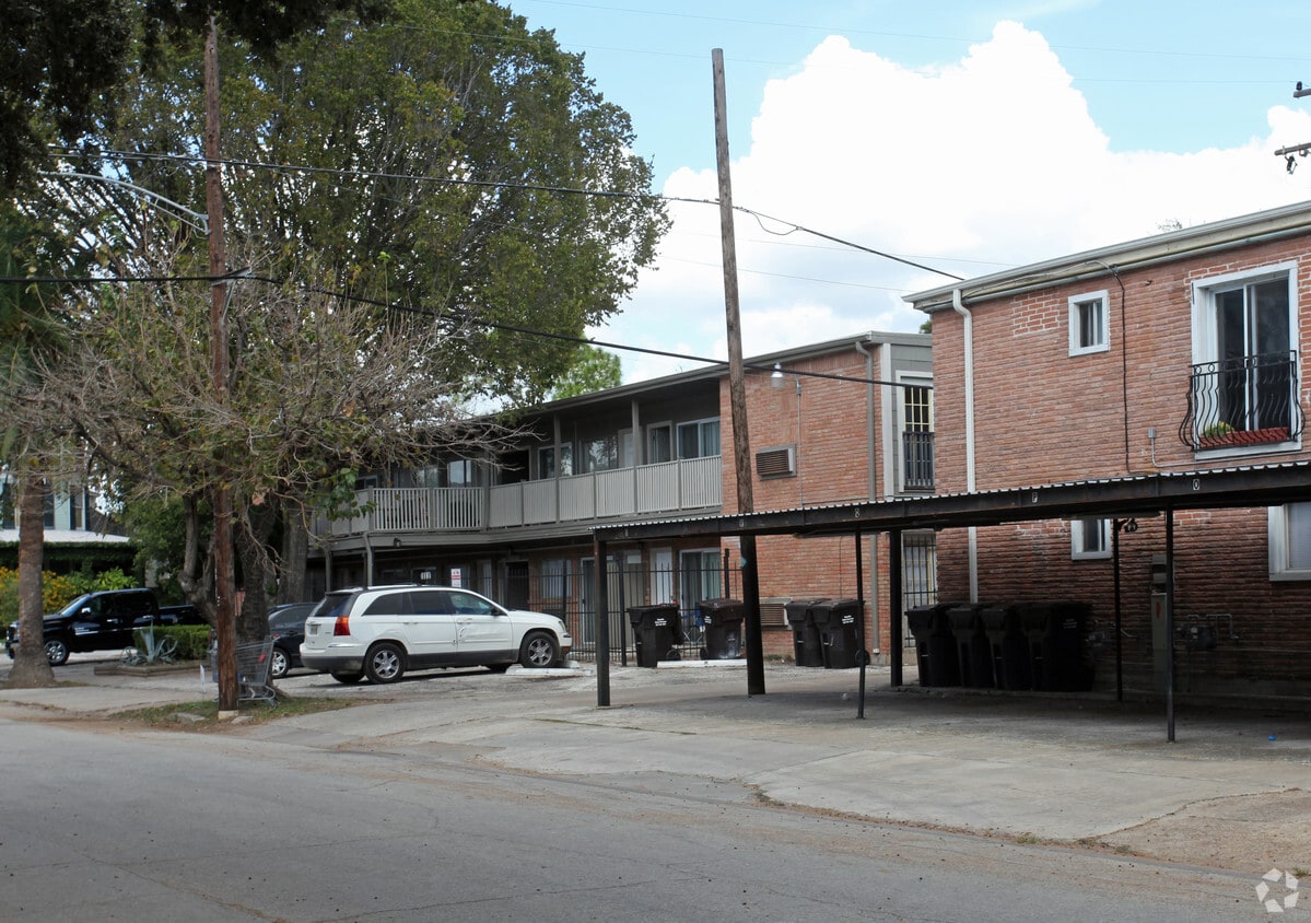 Building Photo - Helena Square