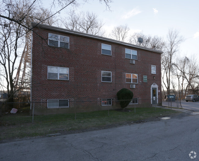 Building Photo - Ravenswood Apartments