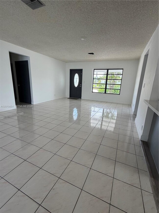 Building Photo - 4175 SW 87th Ave