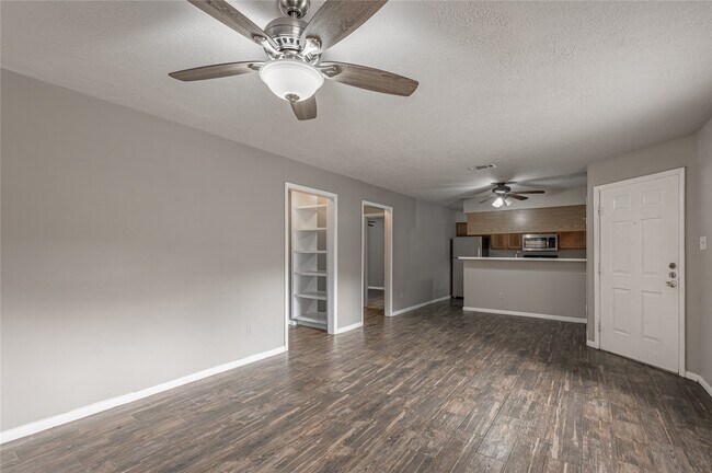 Foto del edificio - 2402 Sycamore Ave