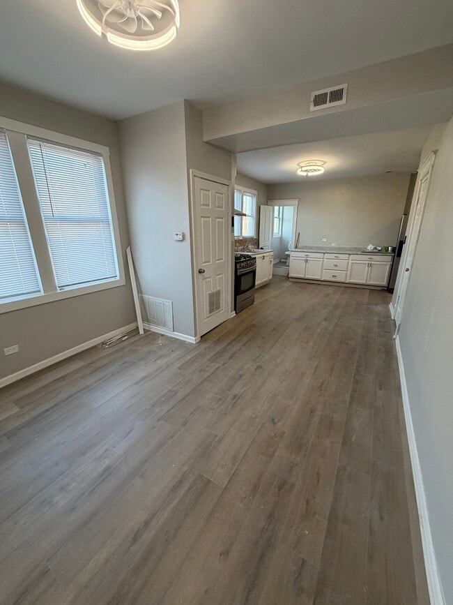 Photo - 4500 S Wood St Apartment