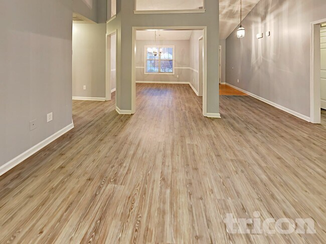 Building Photo - 62 Edith Ln