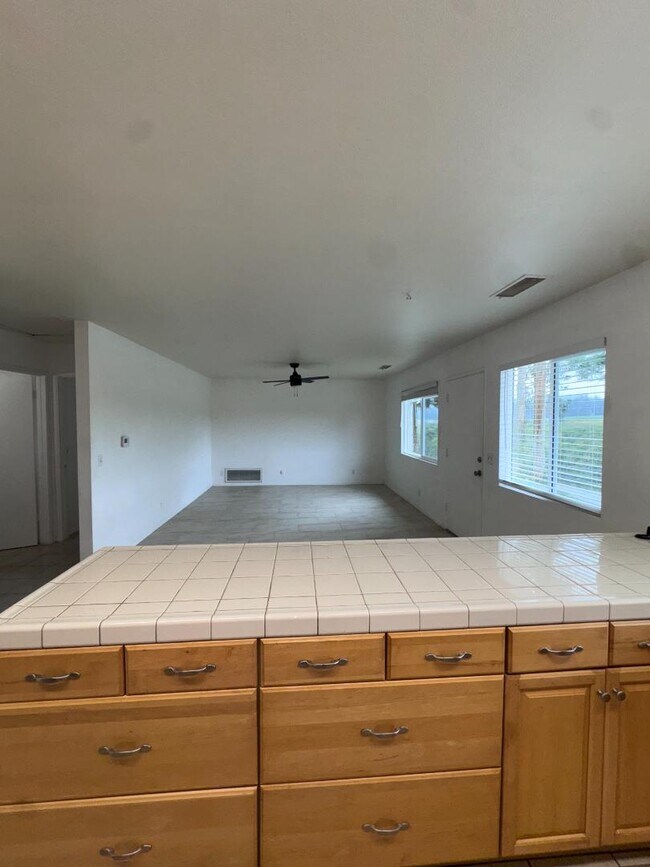 Foto del edificio - 4790 Sand Canyon Rd