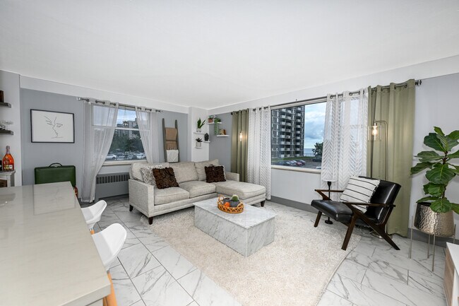 Foto del edificio - 11850 Edgewater Dr