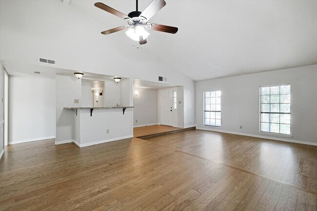 Foto del edificio - 2825 Windsor Dr