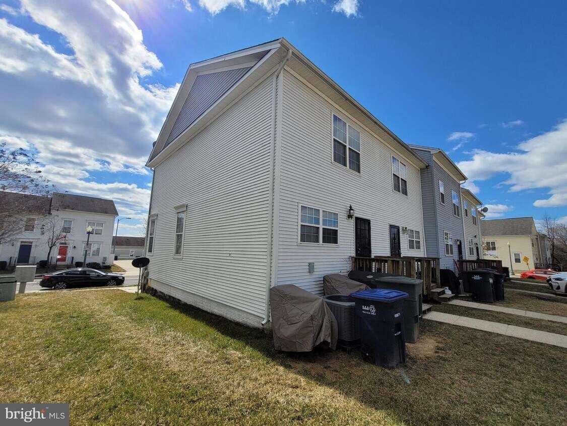 Primary Photo - 1813 Tobias Dr SE