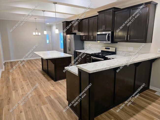 Building Photo - 305 W Sherwood Blvd