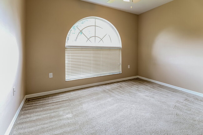 Building Photo - 3843 Lockridge Dr
