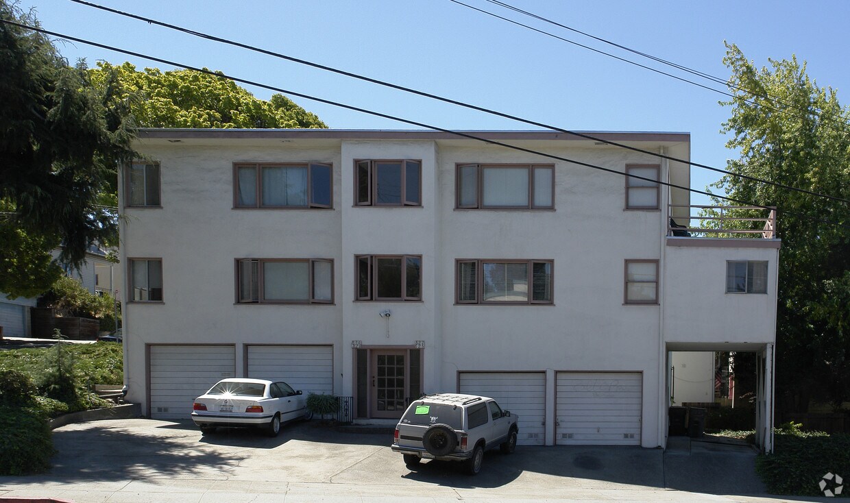 Primary Photo - 825-831 Macarthur Blvd