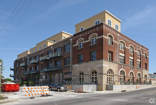 Building Photo - Nettleton Condos