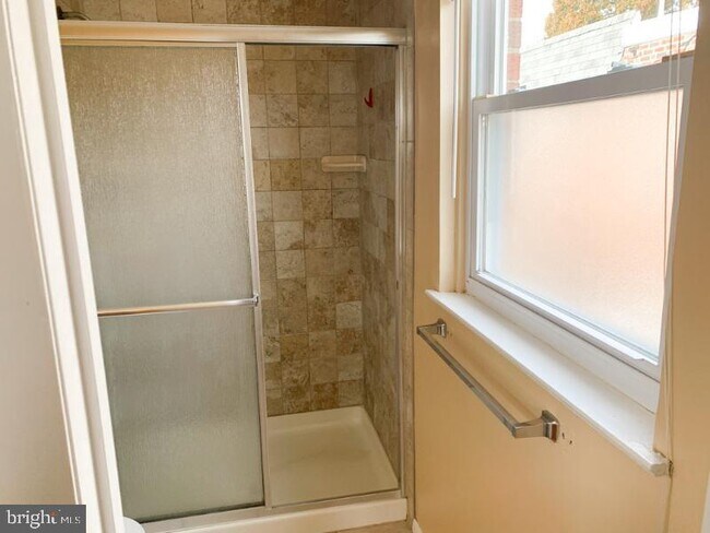 Foto del edificio - 7615 Algon Ave