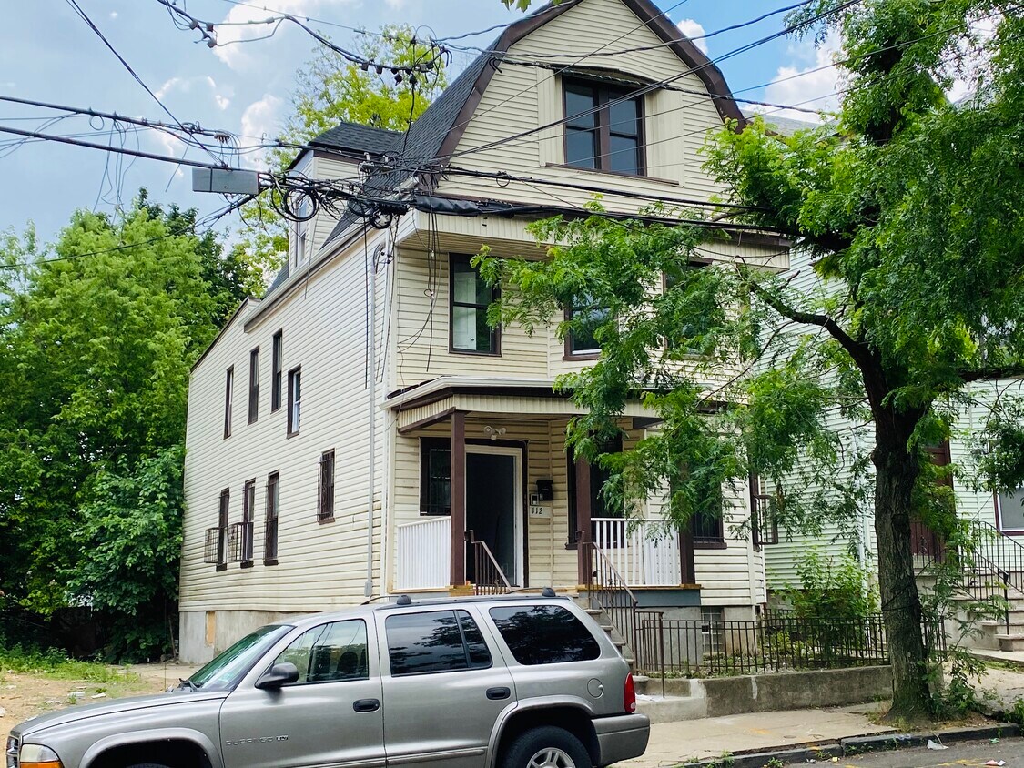 Primary Photo - 112 S 7th St