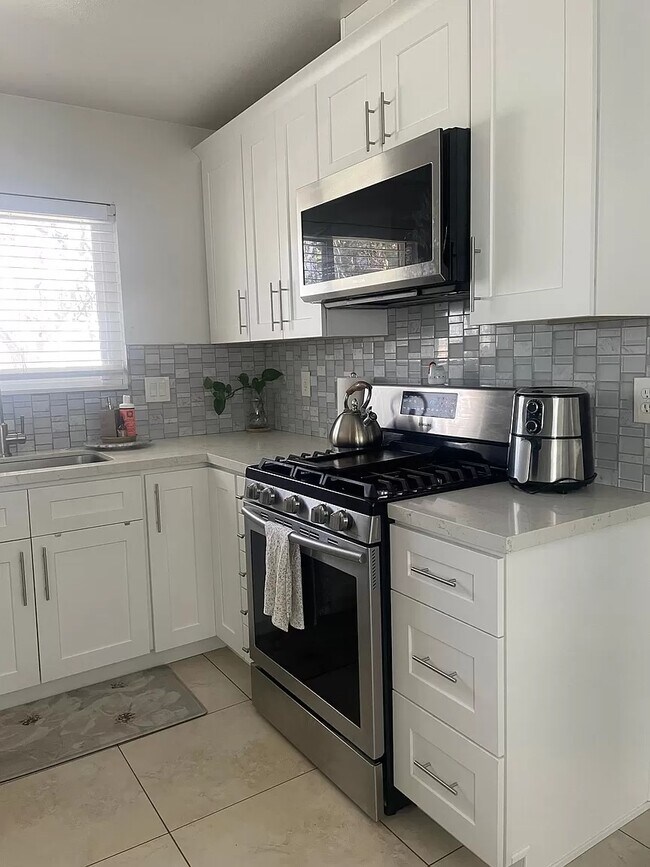 Building Photo - 26223 Cambria Ln