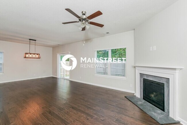 Foto del edificio - 4 Bedroom Pet-Friendly Home in Clinton, TN with Main Street Renewal