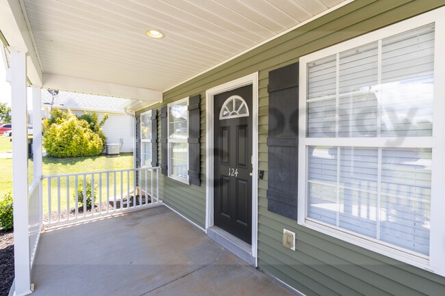 Building Photo - 124 Corinth Dr