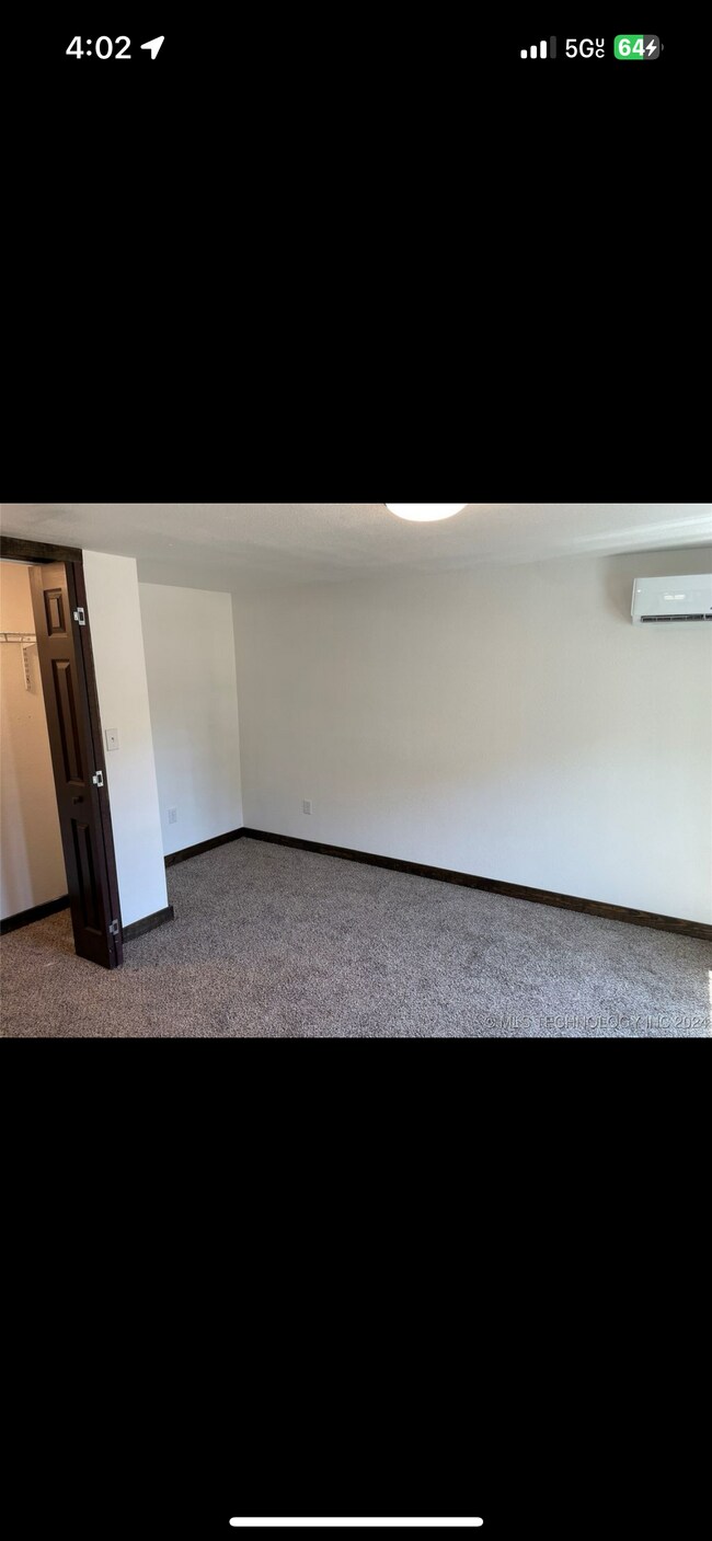 Building Photo - 121 S McLean Dr