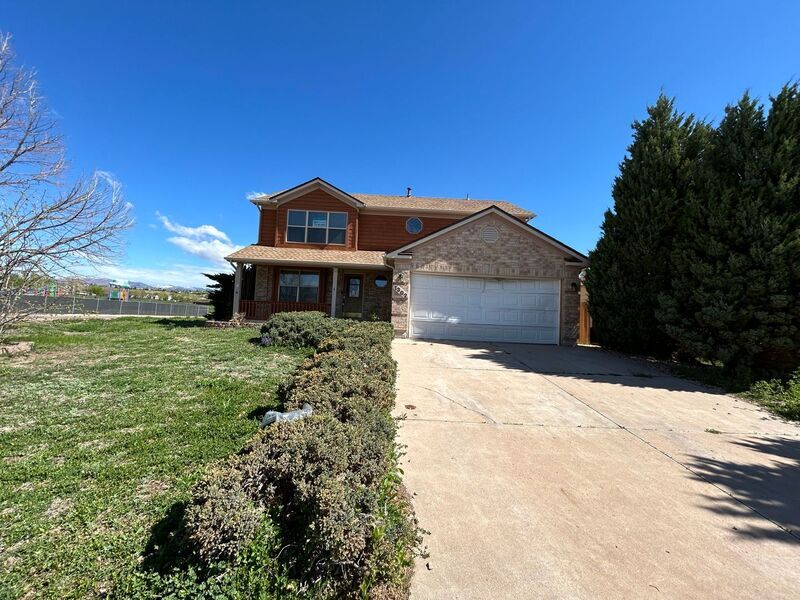 Primary Photo - 1302 S Canoe Creek Drive