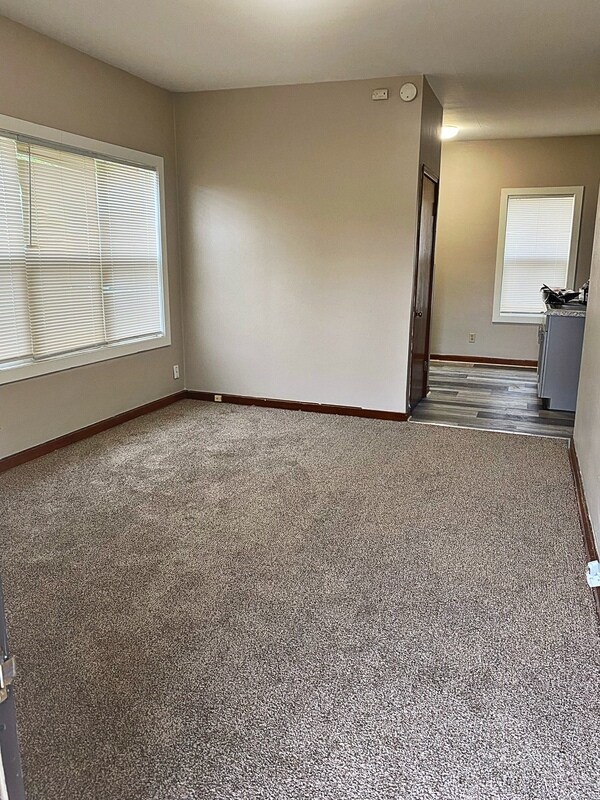 Building Photo - 2579 S 76th St