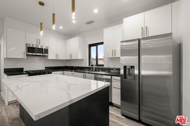 Foto del edificio - 1920 S Sherbourne Dr